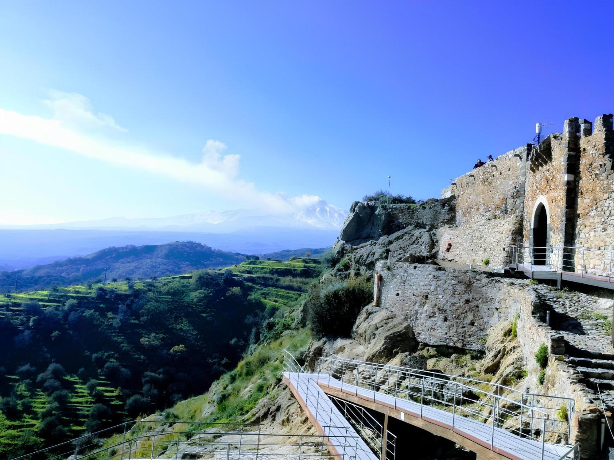 Griseo - Sicily Vista Apartment Калатабиано Екстериор снимка