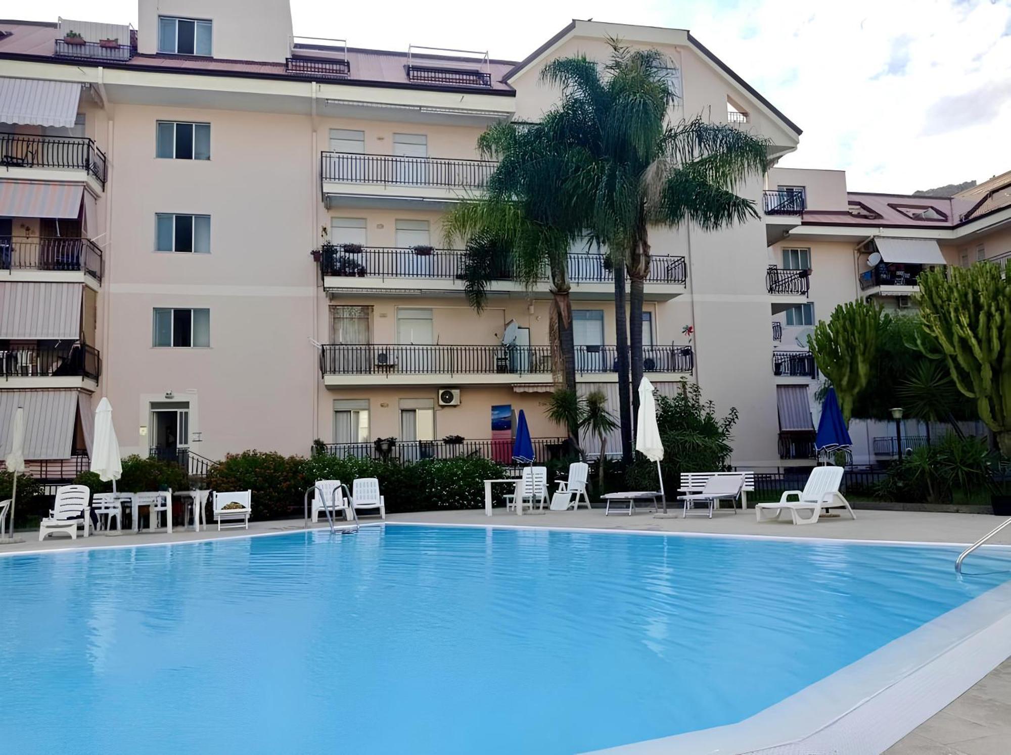 Griseo - Sicily Vista Apartment Калатабиано Екстериор снимка