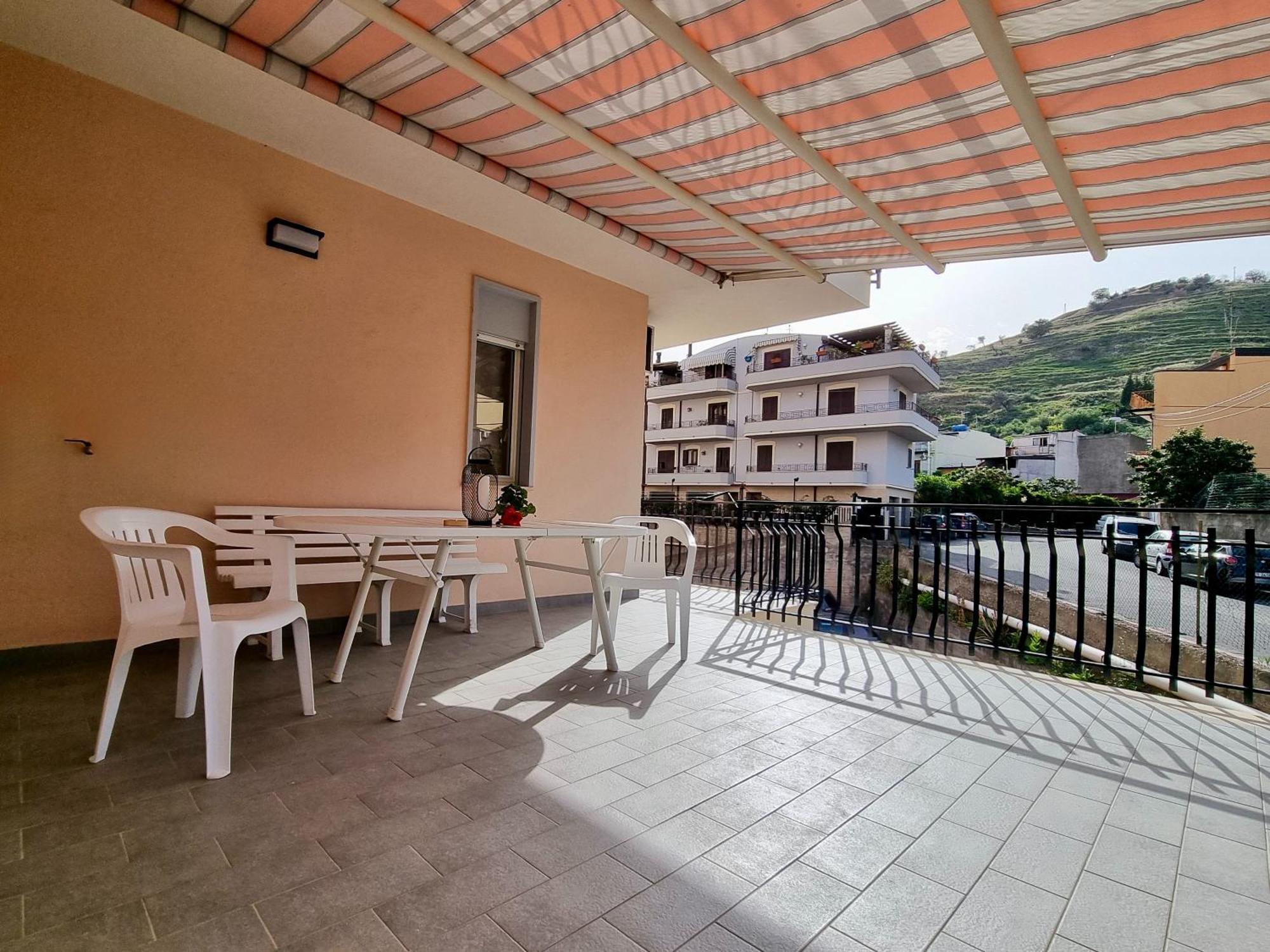 Griseo - Sicily Vista Apartment Калатабиано Екстериор снимка