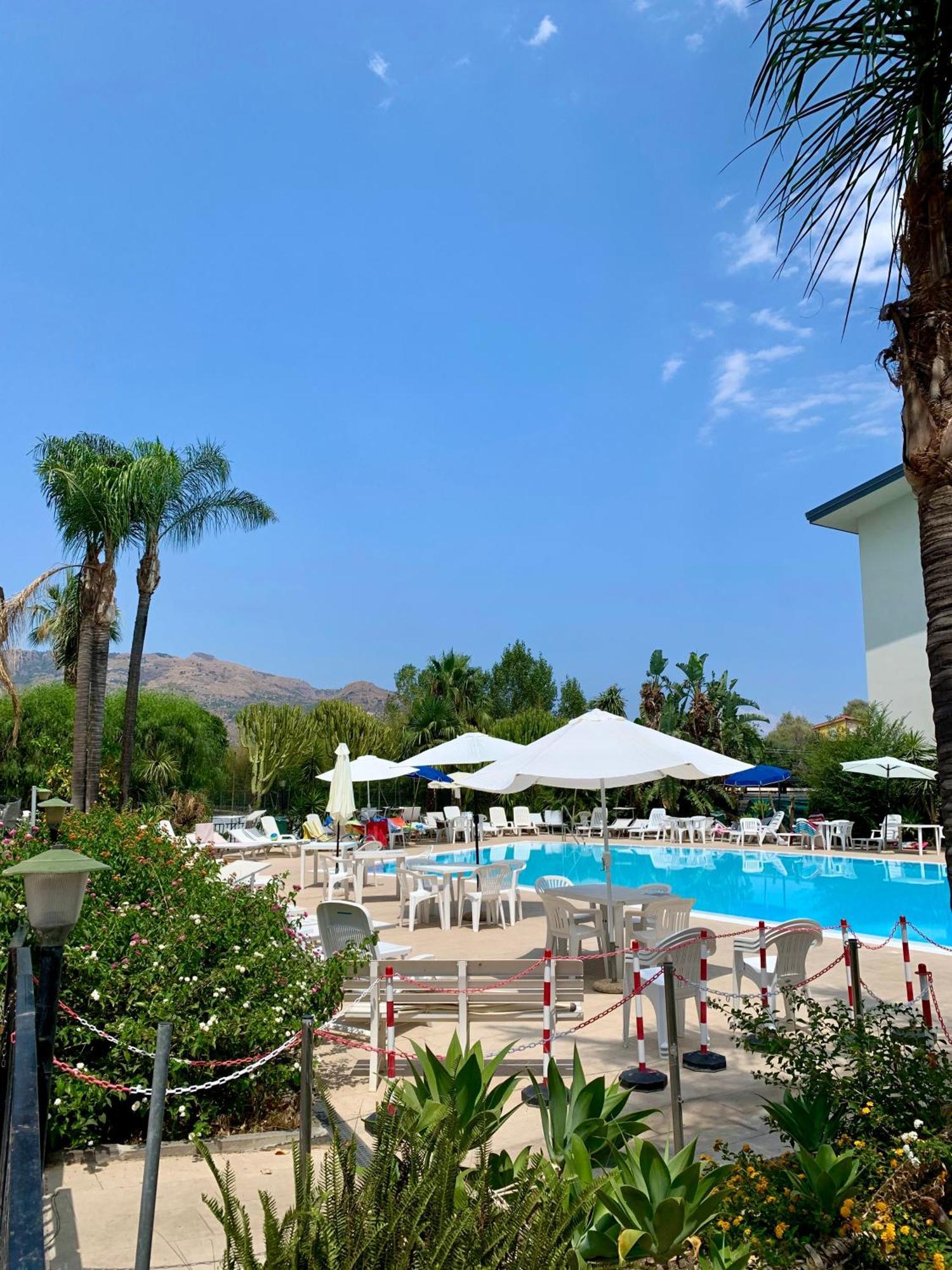 Griseo - Sicily Vista Apartment Калатабиано Екстериор снимка